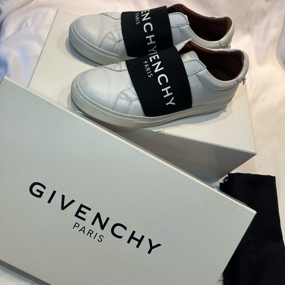 GIVENCHY sneakers sz 6